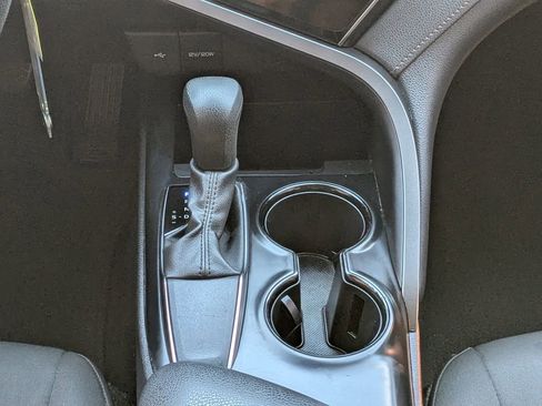 Used 2020 Toyota Camry LE image 18