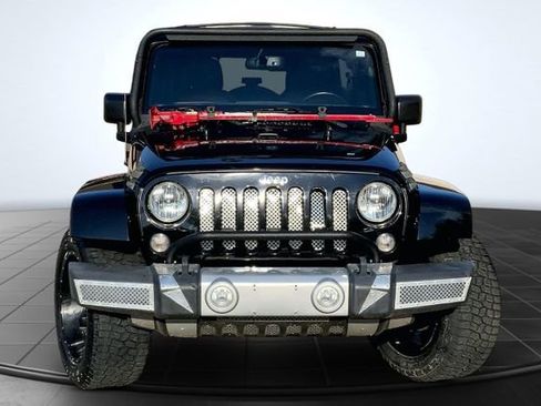 Used 2015 Jeep Wrangler Unlimited Sahara w/ Dual Top Group AWD/4WD image 3