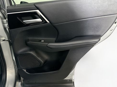 Used 2024 Mitsubishi Outlander SE FWD image 31