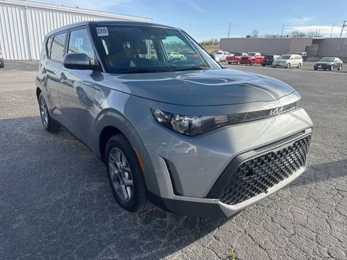 Used 2023 Kia Soul LX w/ Option Group 015 image 1