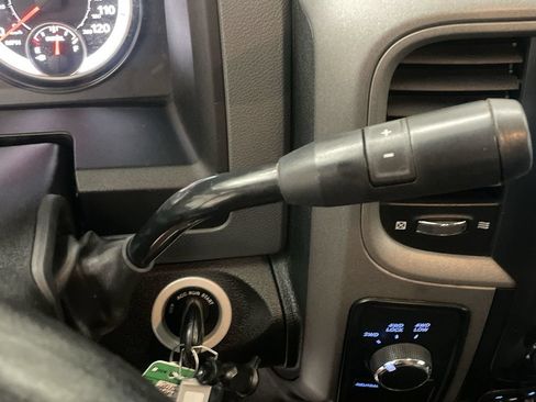 Used 2015 RAM 2500 Tradesman w/ Chrome Appearance Group AWD/4WD image 9