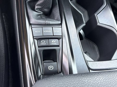 Used 2025 Toyota Camry LE FWD image 27