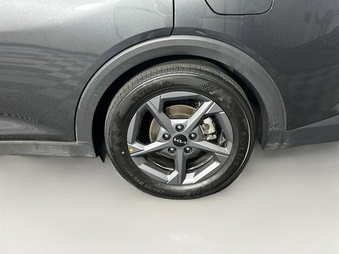 Used 2025 Kia K4 LXS image 11