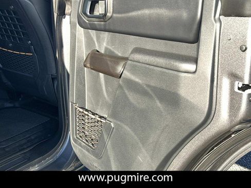 Used 2024 Ford Bronco Badlands image 16