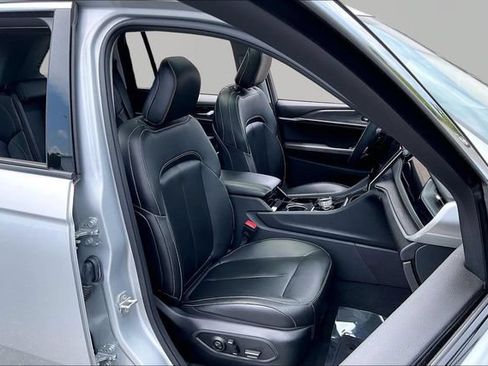Used 2023 Jeep Grand Cherokee 4WD 4xe image 20