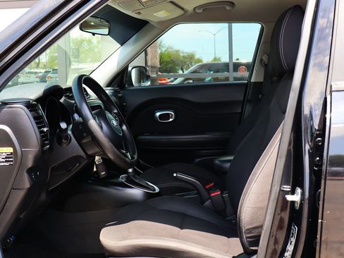 Used 2017 Kia Soul FWD image 37