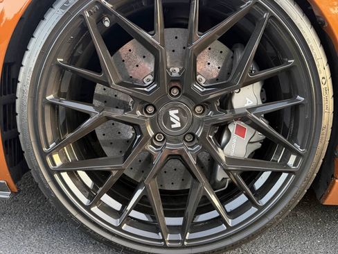 Used 2014 Audi R8 V8 w/ Ceramic Brake Package AWD/4WD image 14