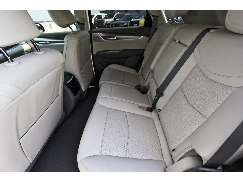 Used 2026 Cadillac XT5 Premium Luxury w/ Driver Assist Package FWD image 7