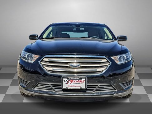 Used 2018 Ford Taurus SE image 2