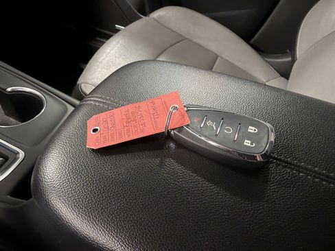 Used 2020 Chevrolet Equinox Premier FWD image 13