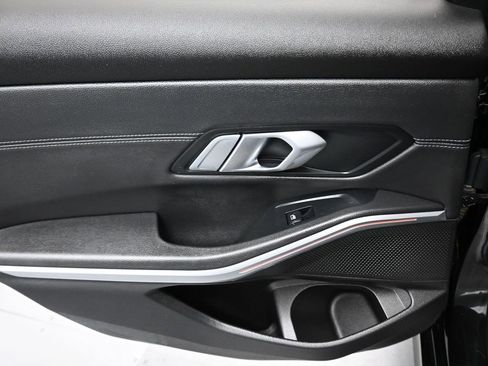 Used 2020 BMW 330i xDrive Sedan w/ Premium Package image 31