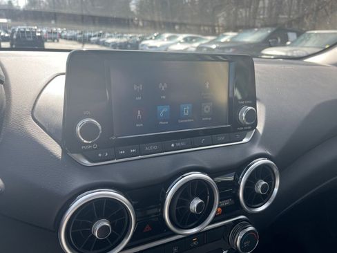 Used 2025 Nissan Sentra S image 17