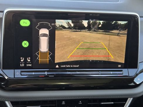 New 2026 Volkswagen Atlas Peak Edition image 15