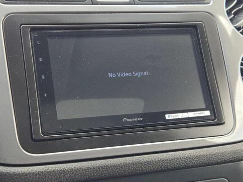 Used 2012 Volkswagen Tiguan S FWD image 29