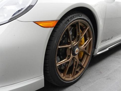 Used 2018 Porsche 911 Turbo S image 32
