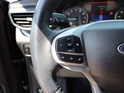 Used 2023 Ford Explorer XLT w/ Equipment Group 202A AWD/4WD image 25