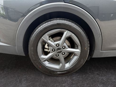 Used 2025 Kia K4 FWD image 27