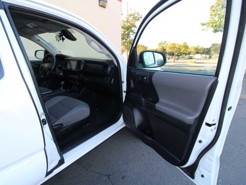 Used 2020 Toyota Tacoma SR image 47