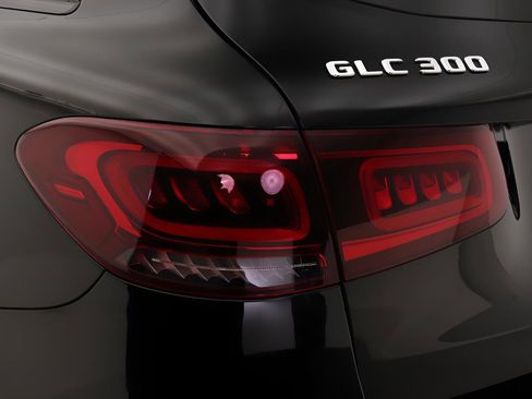 Certified 2022 Mercedes-Benz GLC 300 image 18