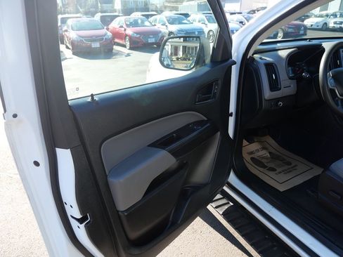 Used 2021 Chevrolet Colorado W/T w/ WT Convenience Package image 17