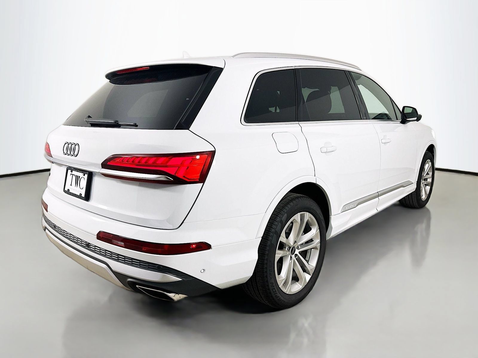 Used 2025 Audi Q7 3.0T Premium Plus AWD/4WD image 5