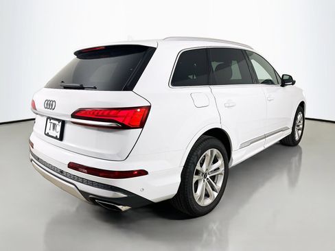 Used 2025 Audi Q7 3.0T Premium Plus AWD/4WD image 5