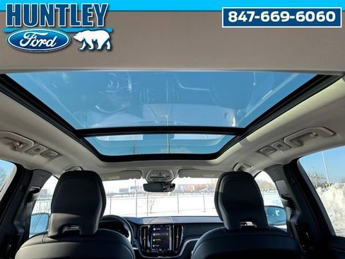 Used 2025 Volvo XC60 B5 Core image 10