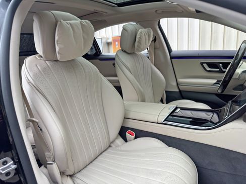 Used 2023 Mercedes-Benz S 500 4MATIC w/ AMG Line image 42