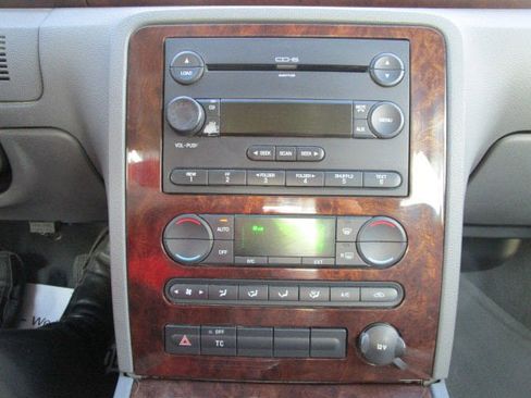 Used 2005 Ford Five Hundred SEL image 14