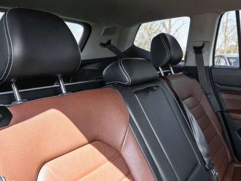 Used 2022 Volkswagen Atlas SEL Premium AWD/4WD image 37