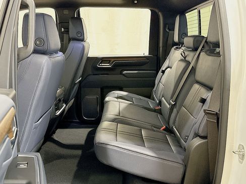 Used 2024 Chevrolet Silverado 3500 High Country w/ High Country Premium Package image 24