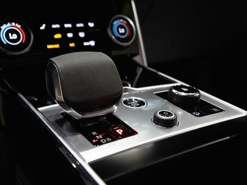 Used 2023 Land Rover Range Rover SE image 20