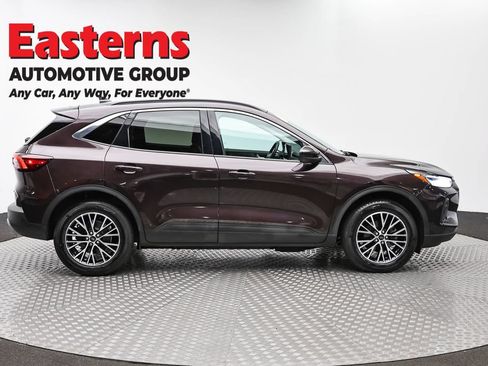 Used 2023 Ford Escape SE FWD image 4