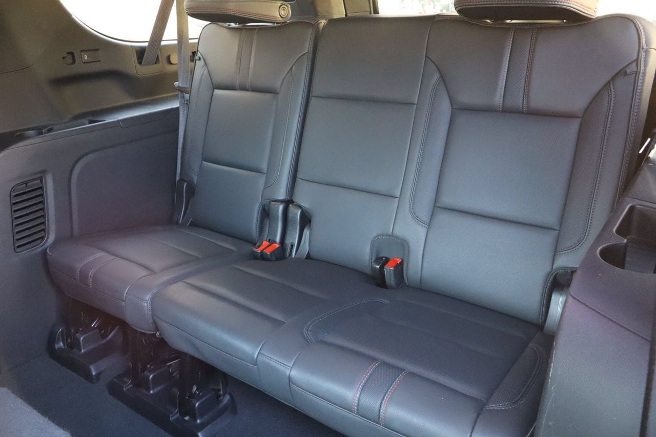 Used 2024 Chevrolet Suburban RST RWD image 6