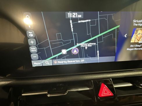 Certified 2025 Kia Niro EX image 22