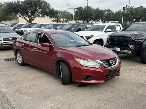 Used 2017 Nissan Altima 2.5 S w/ Power Driver Seat Package FWD image 3