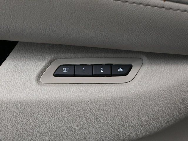 Used 2017 Cadillac Escalade ESV 4WD image 16
