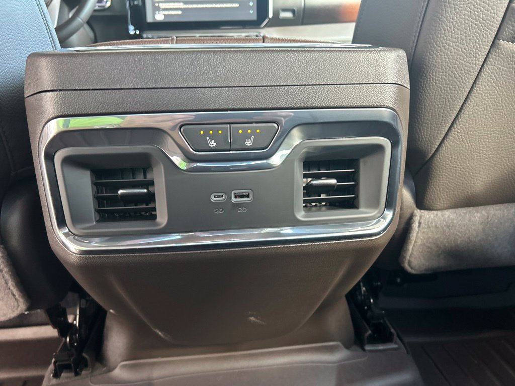 Used 2024 GMC Sierra 1500 Denali w/ Technology Package AWD/4WD image 15