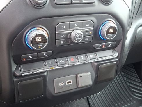 Used 2020 Chevrolet Silverado 1500 LT w/ Convenience Package image 15