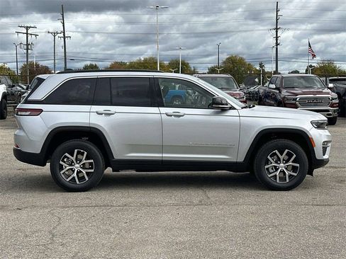 New 2025 Jeep Grand Cherokee Limited image 2