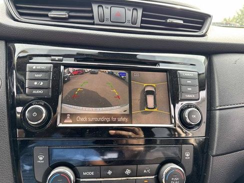 Used 2020 Nissan Rogue SV w/ Premium Package AWD/4WD image 17
