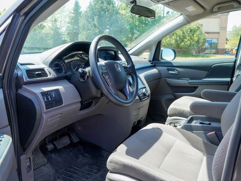 Used 2015 Honda Odyssey EX image 4