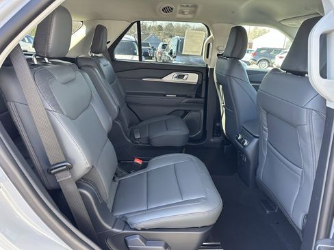 New 2026 Ford Explorer Active w/ Active Comfort Package image 21