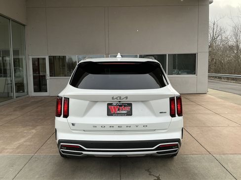 Used 2022 Kia Sorento EX w/ Panoramic Sunroof Package image 21