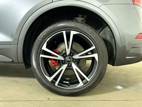 Certified 2025 Audi Q5 2.0T Premium Plus w/ Premium Plus Package image 4