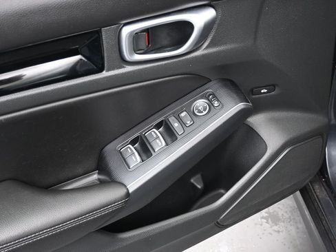 Used 2023 Honda Civic Touring image 18