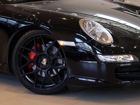 Used 2005 Porsche 911 Carrera S RWD image 11
