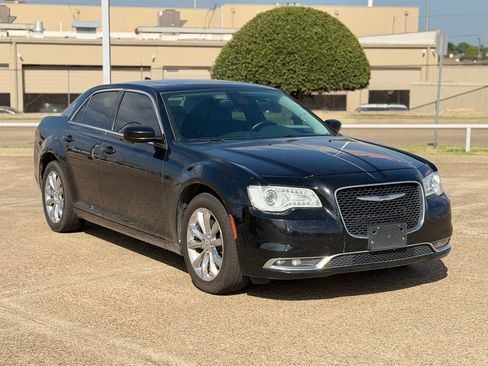 Used 2016 Chrysler 300 Limited w/ Driver Convenience Group AWD/4WD image 3