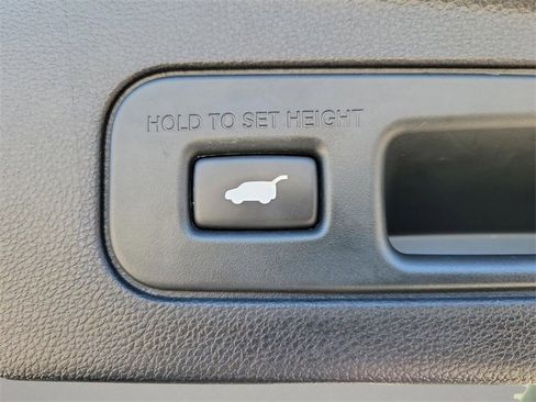 Used 2023 Acura MDX SH-AWD w/ Technology Package image 9