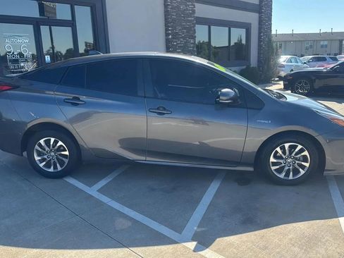 Used 2019 Toyota Prius Limited image 3